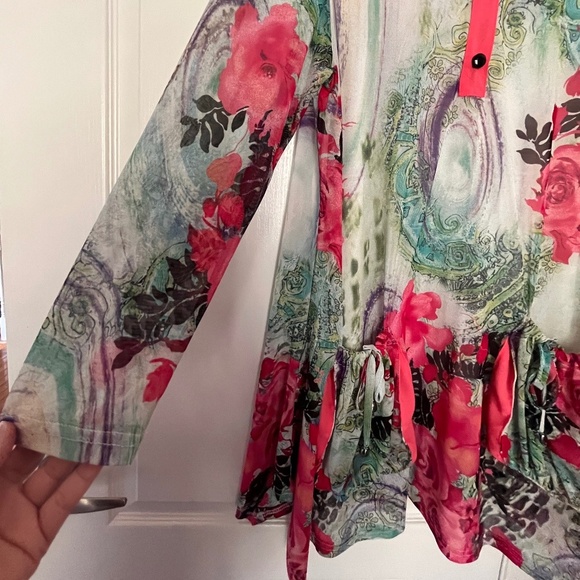 [10/M] Women’s Long Tunic floral long sleeve top, blouse, floral pink white - Picture 3 of 15